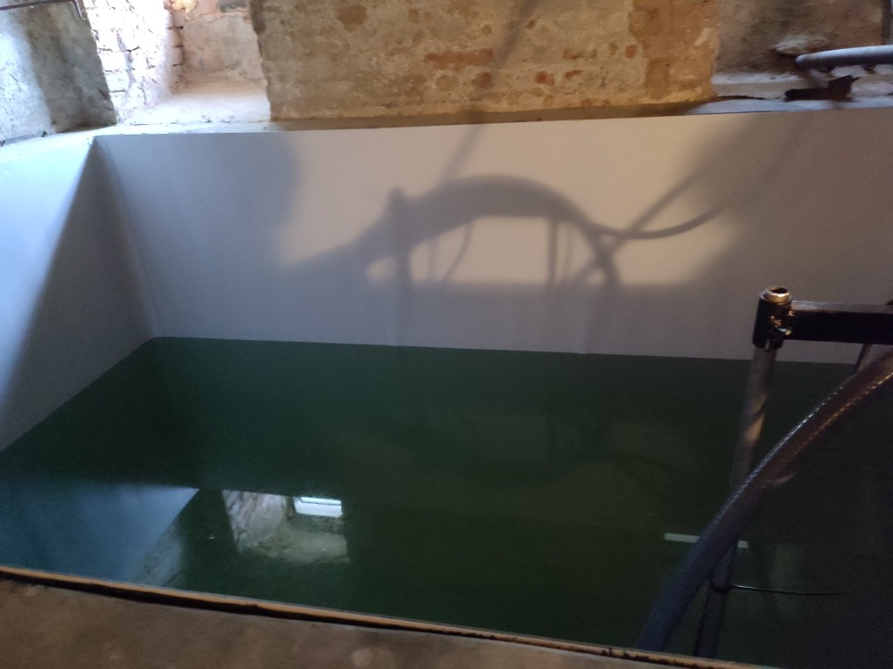 Hydroizolace nádrže fólií