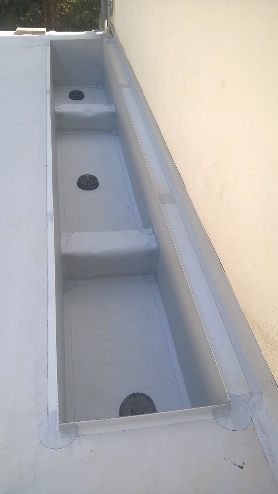 Detail žlabu a vpustí